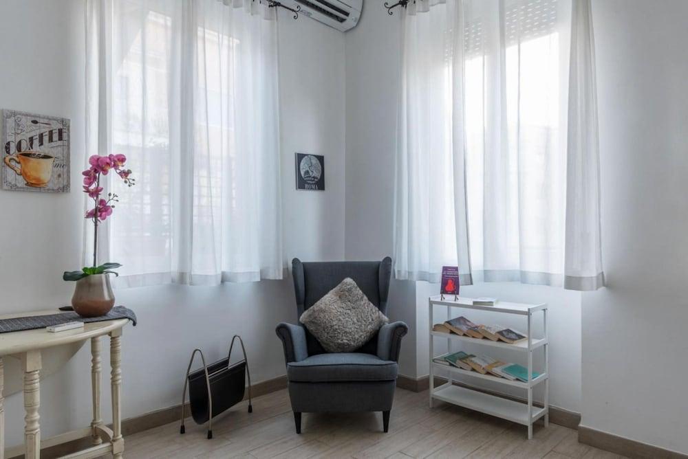 Penthouse Alisa - Penthouse Alisa