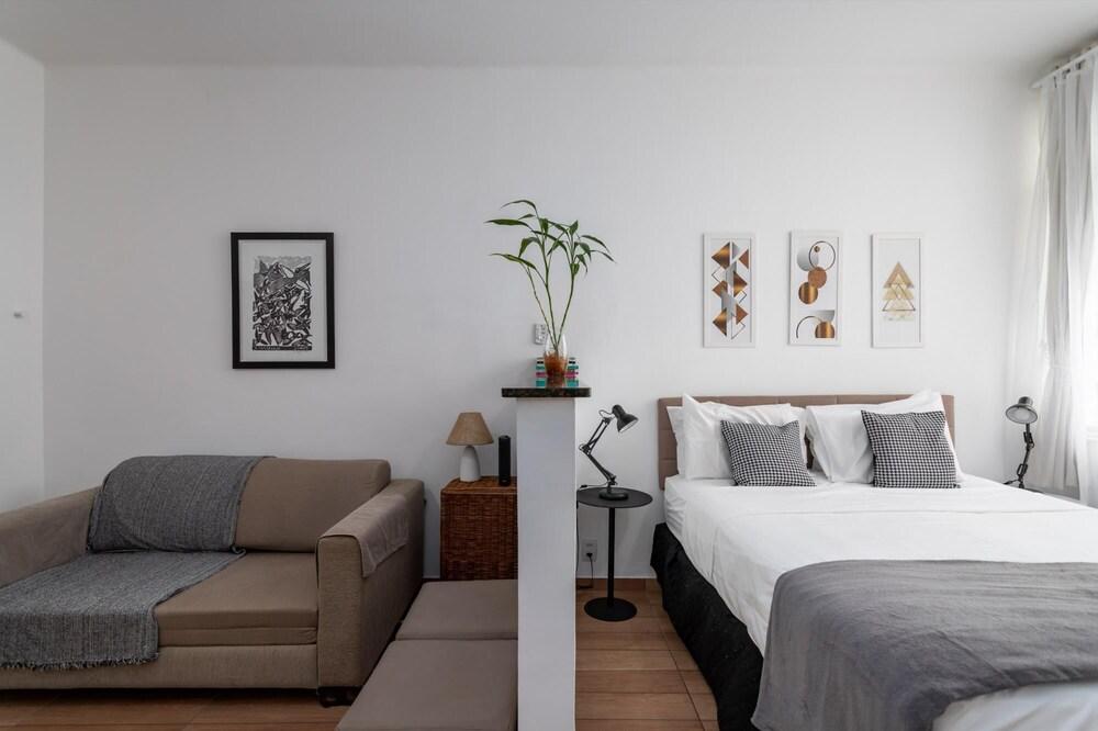 Beauty in Copacabana Studio Pfa403