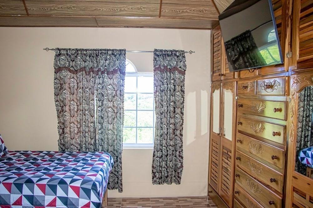 Blue Berry Hills Villa