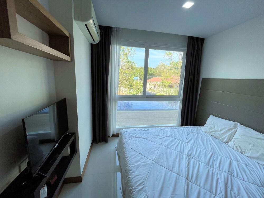 Saiyuan Buri Condo by Lofty