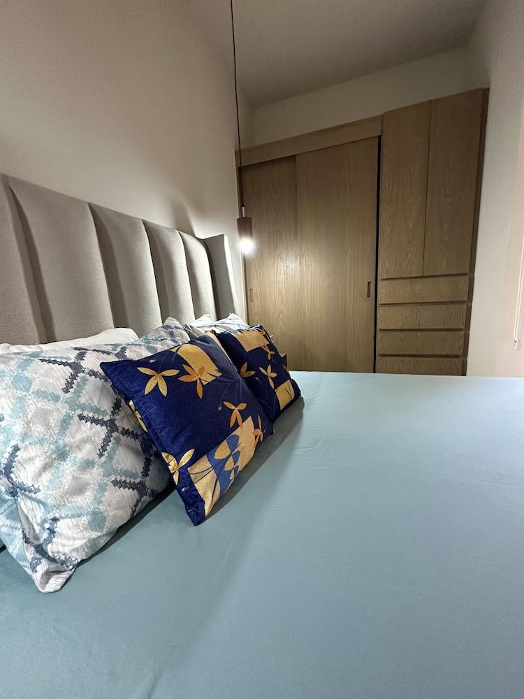 Modern Pool View New Condo Gym Jacuzzi