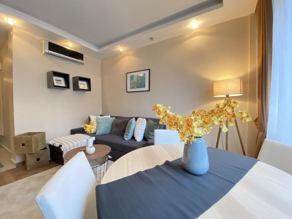 Centrally Located Marvellous Flat in Sisli