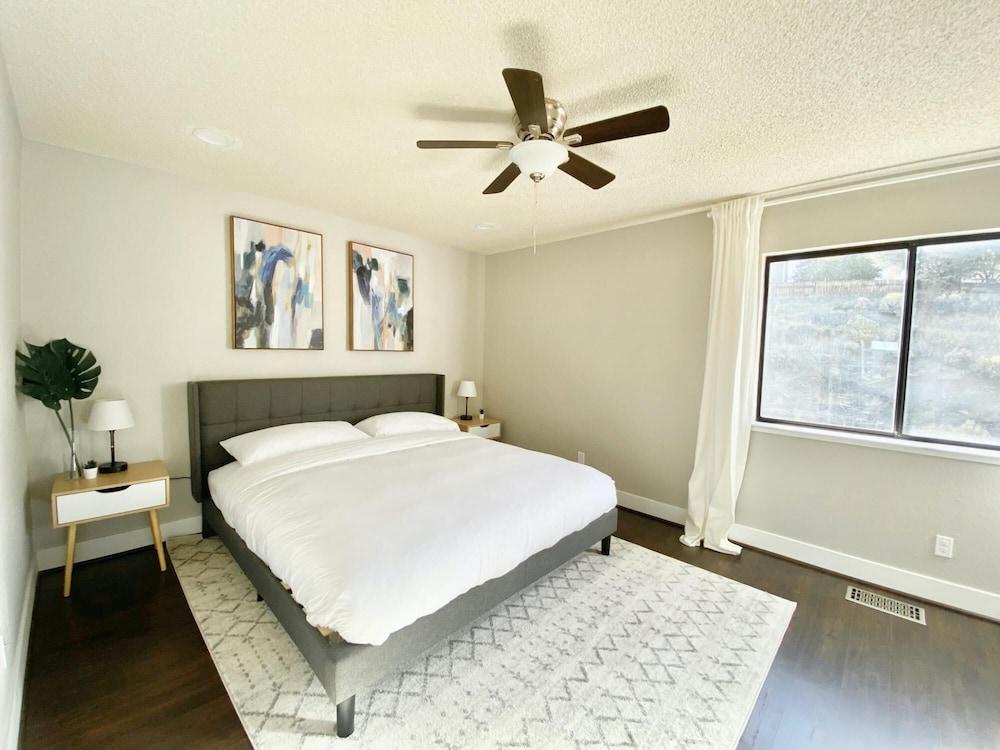 DT Reno - Modern Home Private Patio Workspace