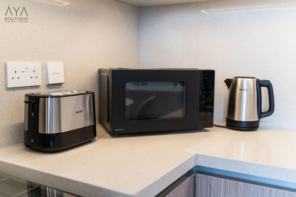 Aya - Outstanding 1BR Apartment With Amazing Creek Views