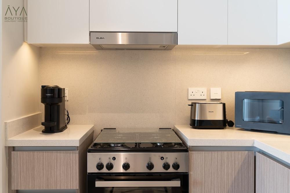 Aya - Outstanding 1BR Apartment With Amazing Creek Views