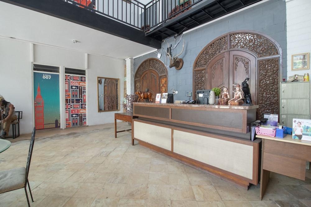 OYO 3283 Bwalk Hotel