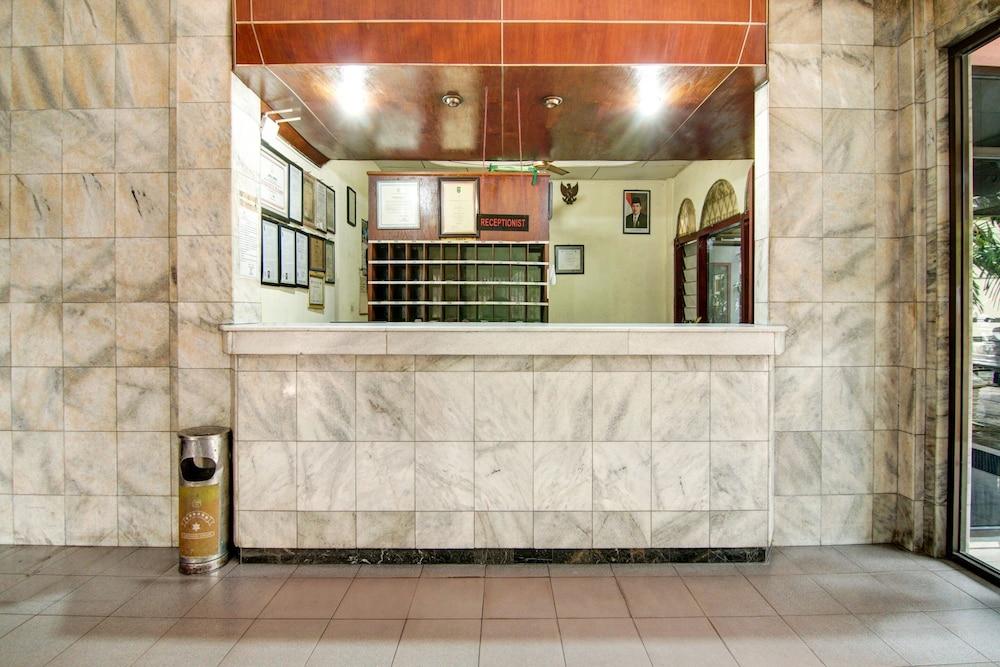 OYO 2690 Hotel Tampan