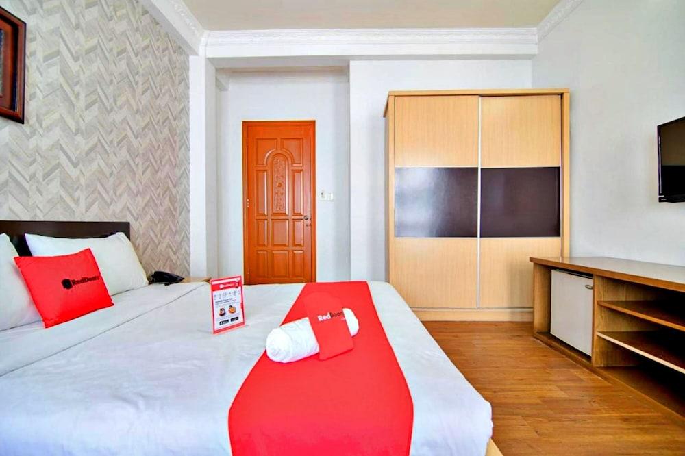 S79 Quynh Giang Airport Hotel