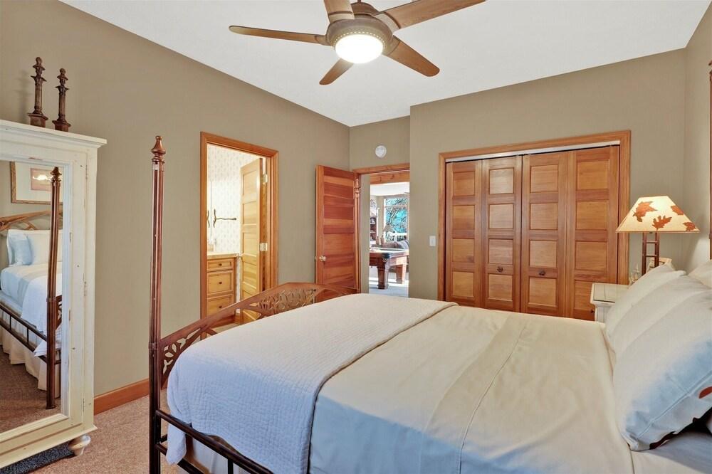 Peak Point Cabin 3 Bedroom Cabin by Redawning