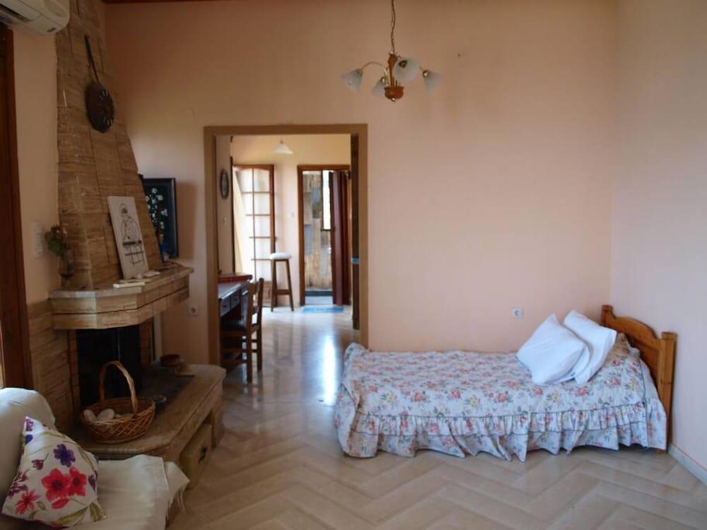 Paradeisos Penthouse