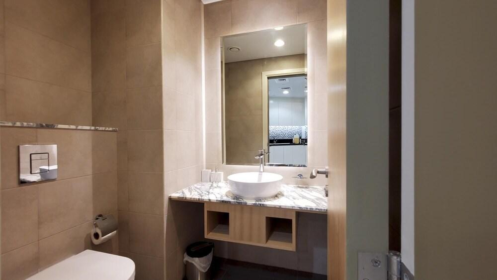 PTR - 3912 Homely one Bedroom With Balcony