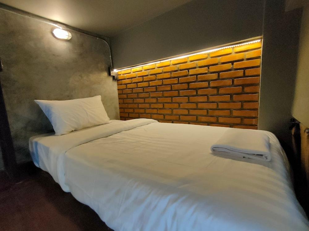 Premier Hostel Chiang Mai