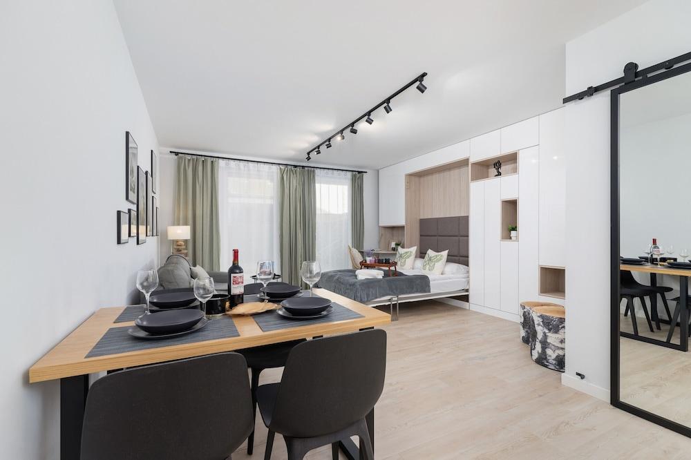 Deluxe Studio 4 Guests by Renters