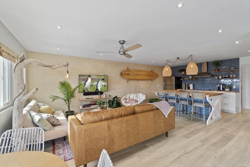 2BR Apt with Extended Deck Frontyard