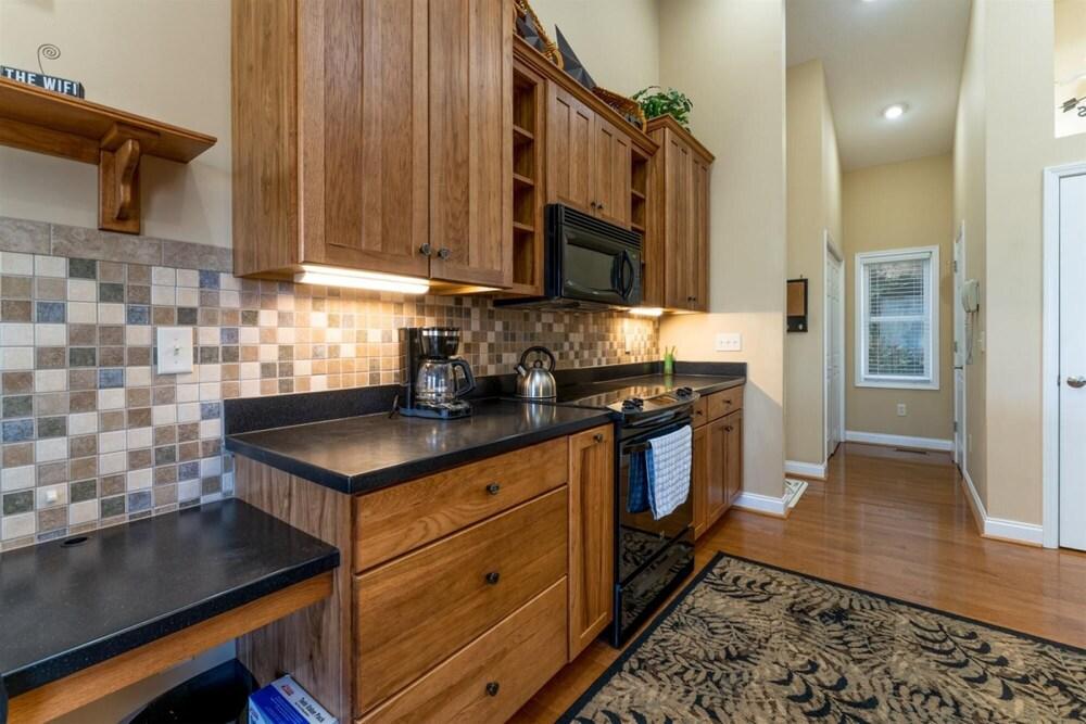 Bearly Ruffin It in Brevard