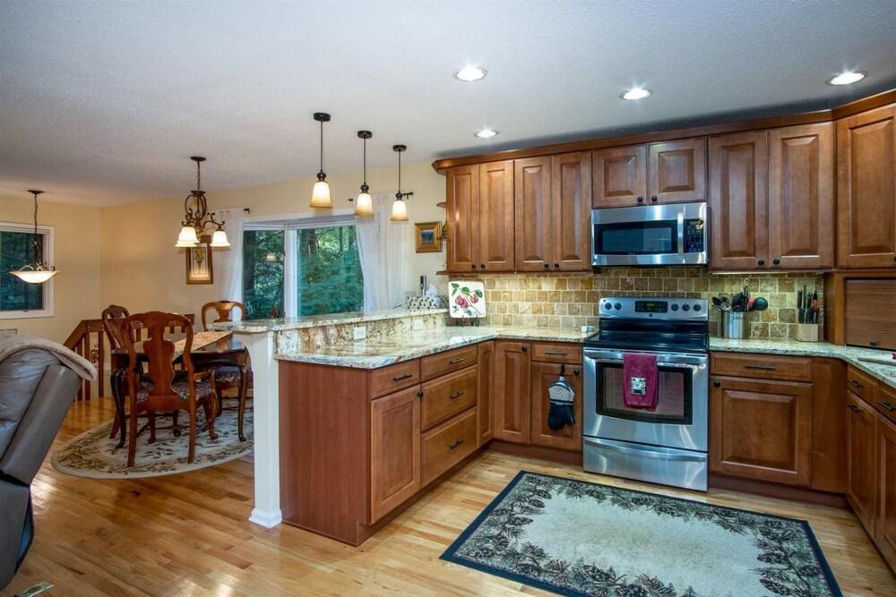 Connestee Lakefront Retreat