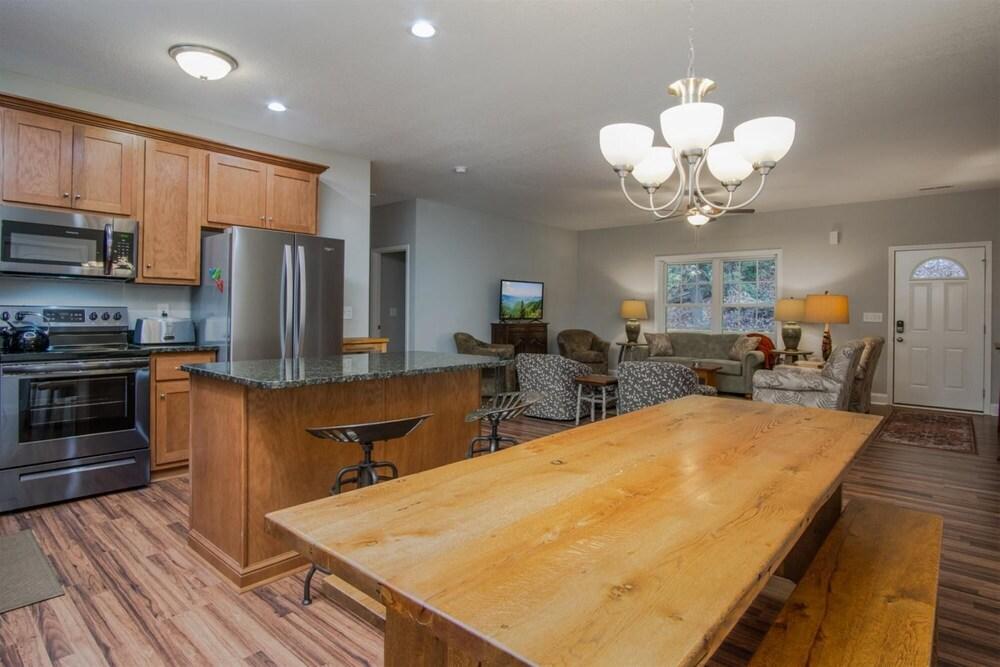 BK s Hideaway in Pisgah Forest