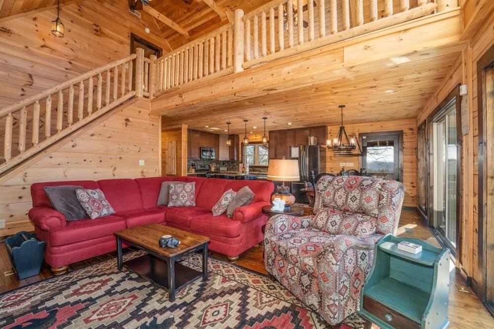 Little Mountain Lodge