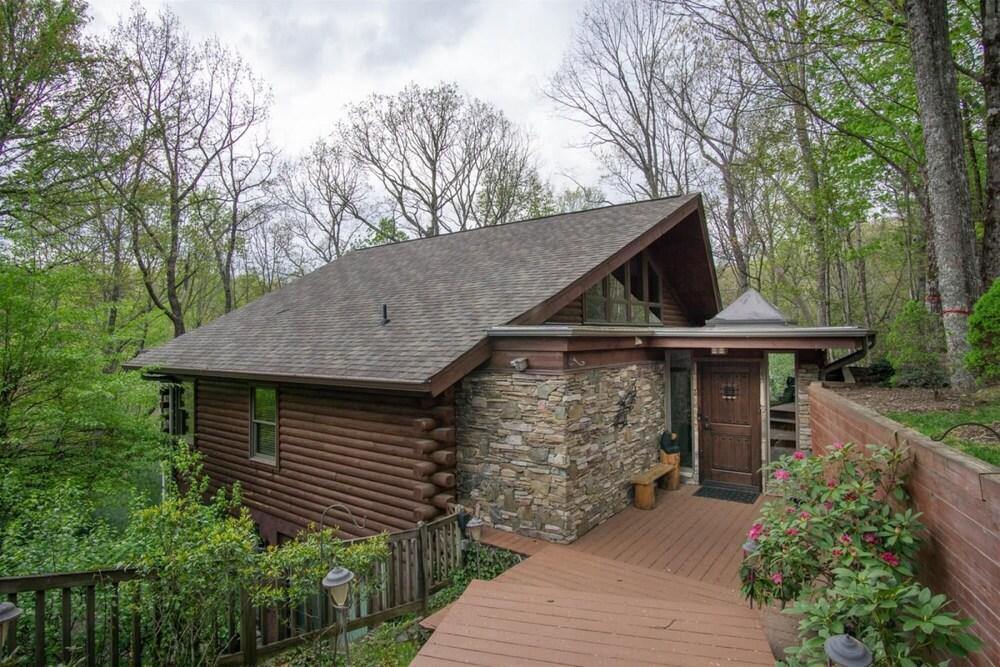 Blissful Bears Mountain Retreat