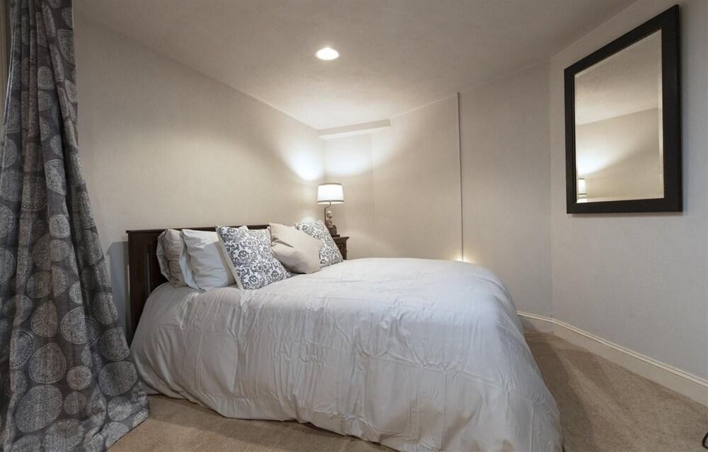 Rock Bridge Villa in Brevard