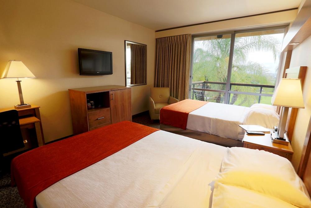 Kellogg West Conference Center and Hotel