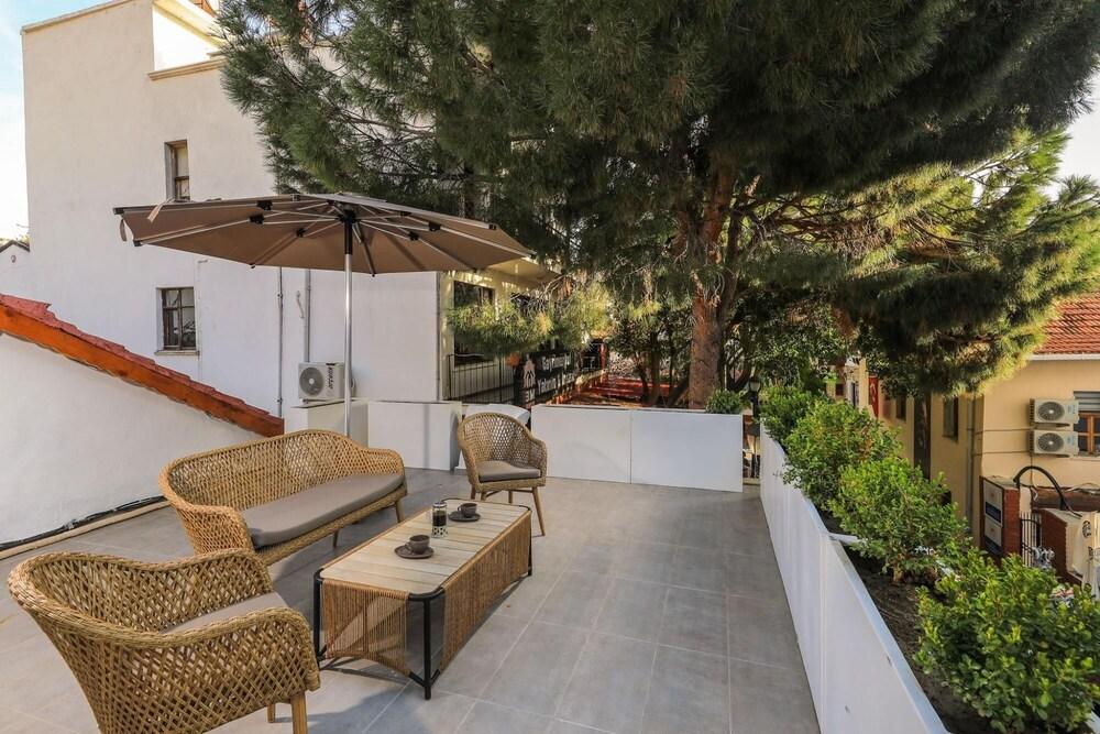 Elegant Studio Flat With Terrace in Antalya Kas