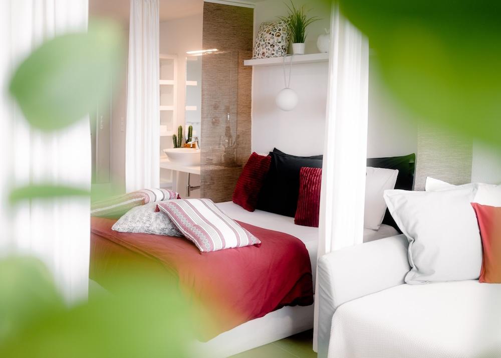 The Business Sleeping Place