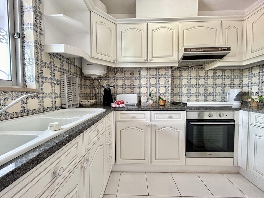 Albufeira Ocean View 1 by Homing