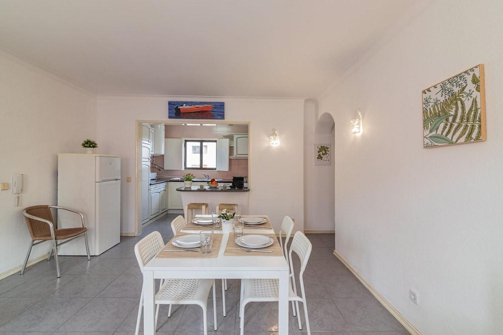 Vilamoura Central 1 by Homing