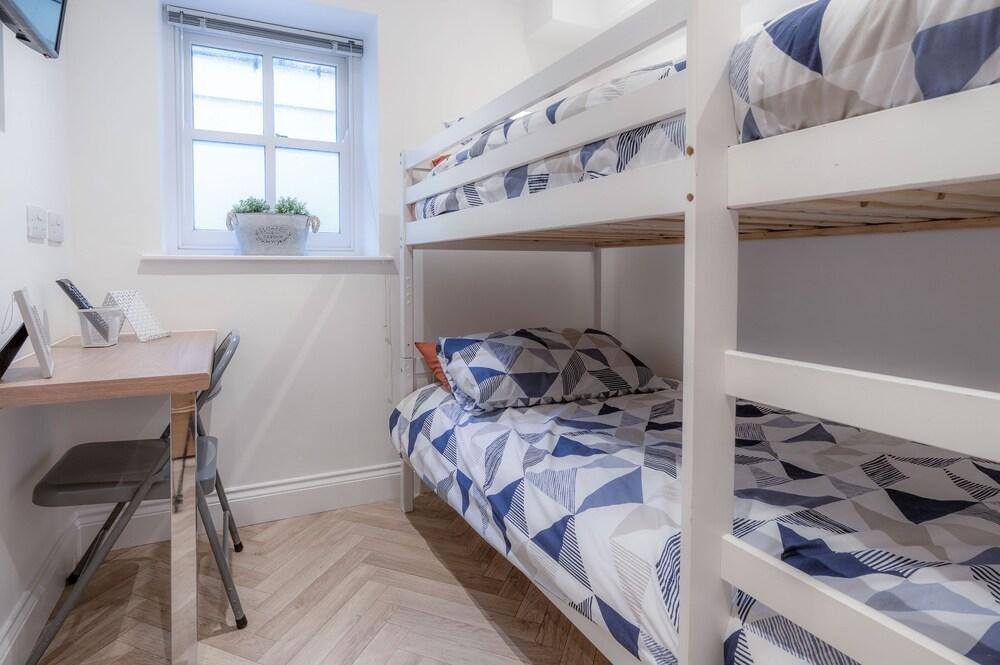 The Cwtch - 2 Bedroom Apartment - Tenby