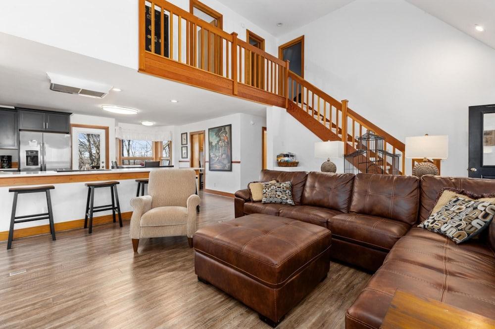 Devils Knob Hottub Wintergreen