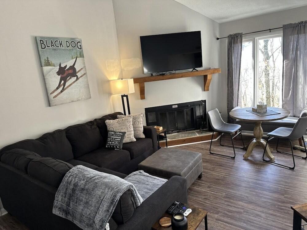 Laurelwood Condo Wintergreen