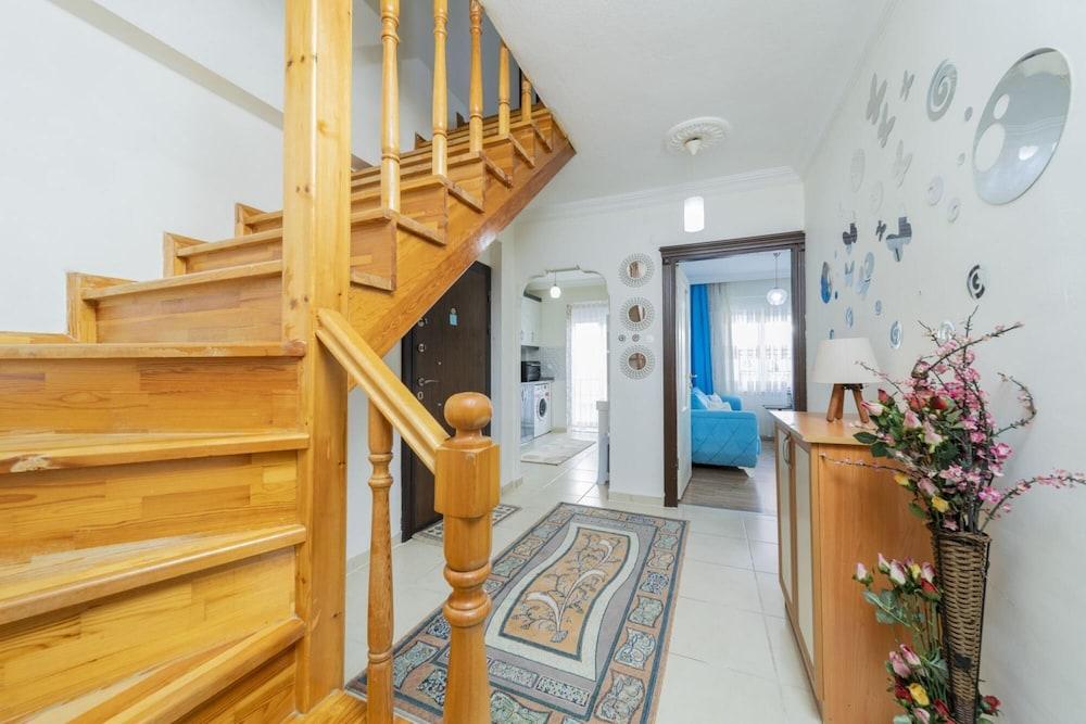 Capacious Flat With Terrace in Central Muratpasa