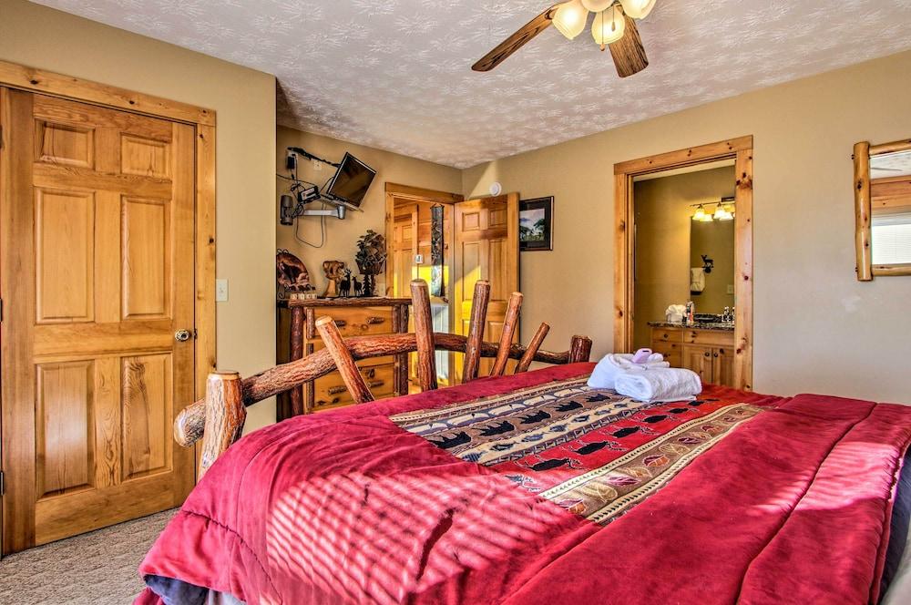 Cabin w/ Breathtaking Views, Pool Access & Theater