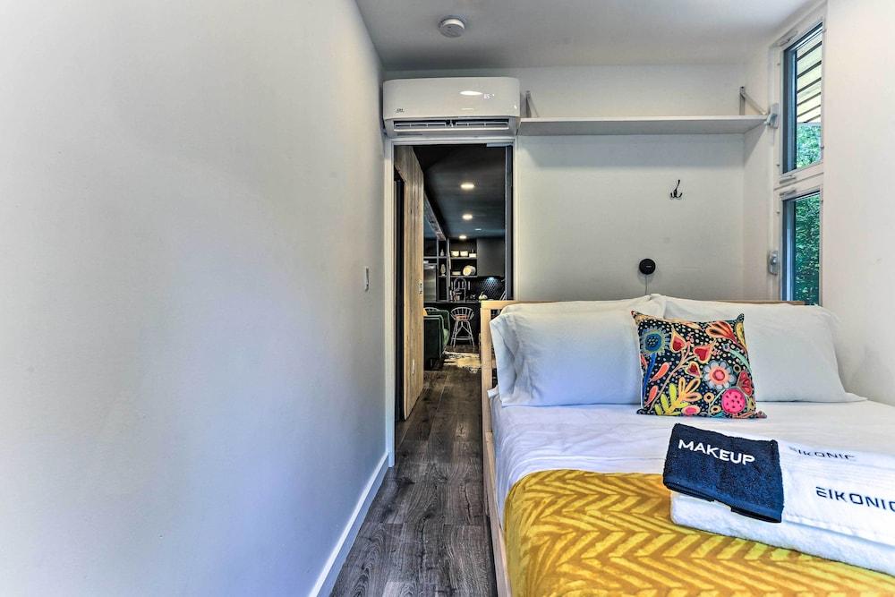 Luxe & Modern Container Home w/ Outdoor Spa!