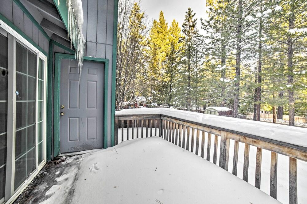 South Tahoe Home, 7 Mi to Lake & Ski Resort!