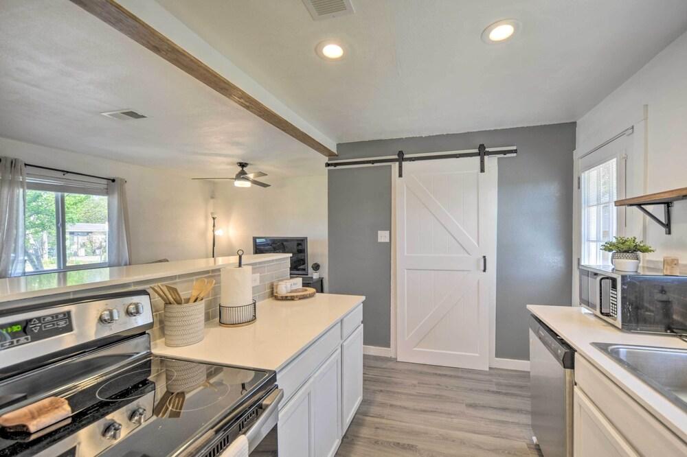 San Marcos Cottage w/ Large Private Backyard!