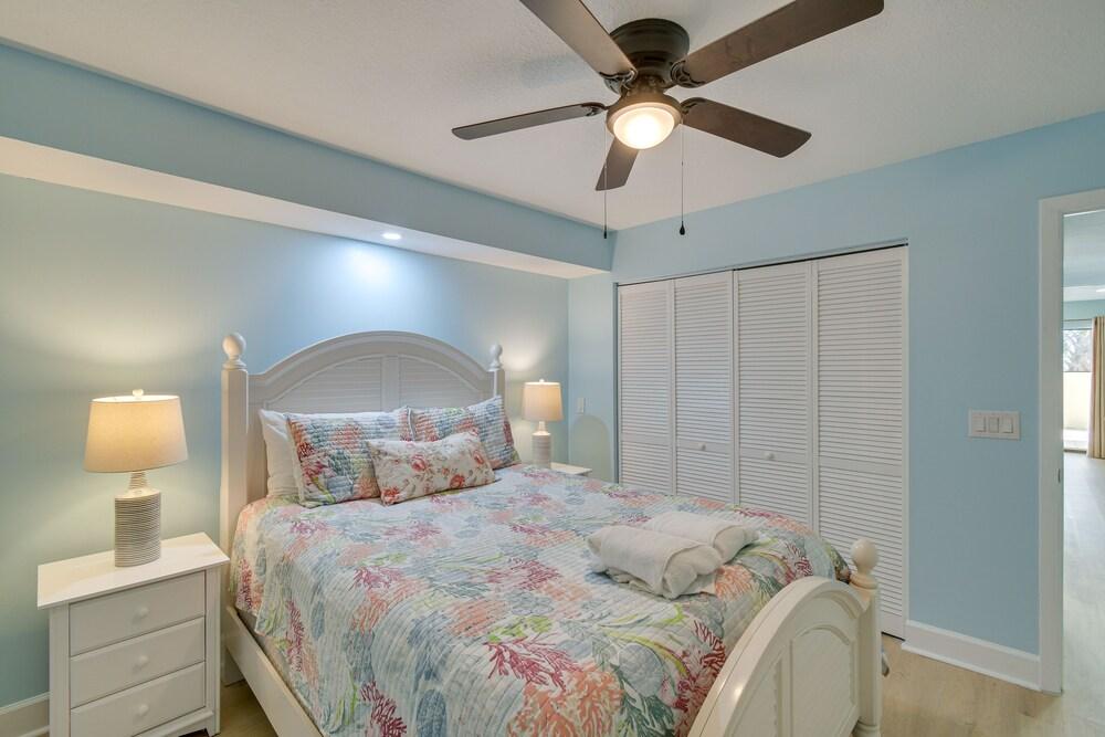 St Augustine Beach Condo w/ Pool & Beach Access