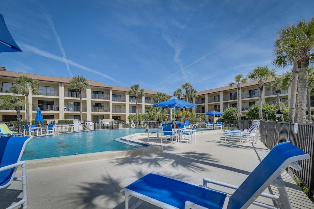 St Augustine Beach Condo w/ Pool & Beach Access