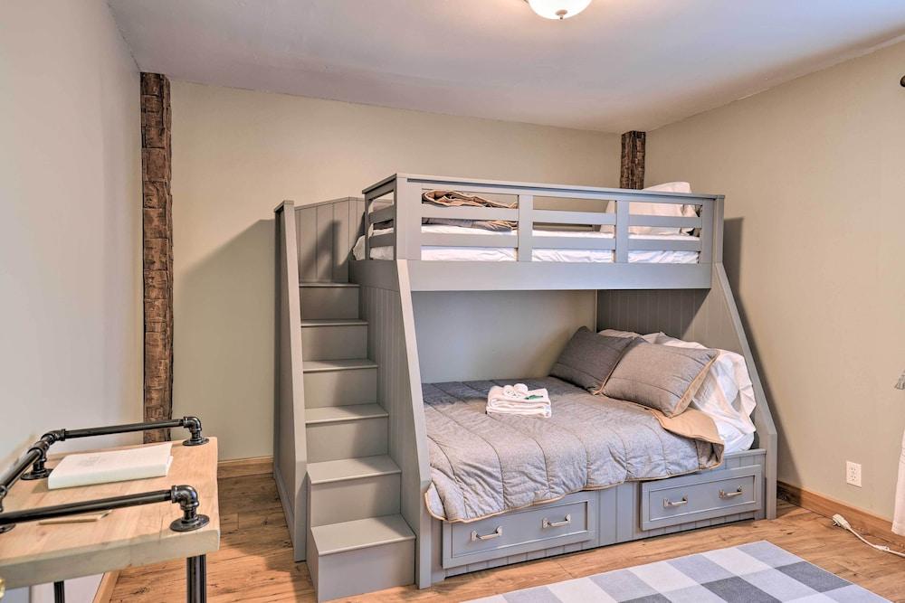 Lakefront Romulus Retreat w/ Private Dock!