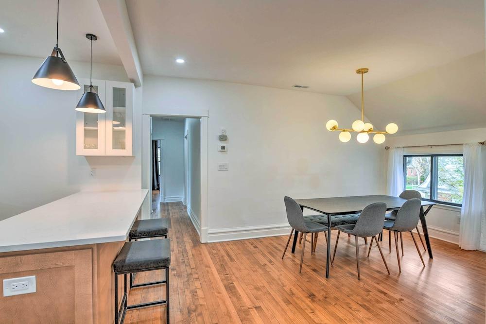 Oak Park Home w/ Grill - 5 Mi to Garfield Park!