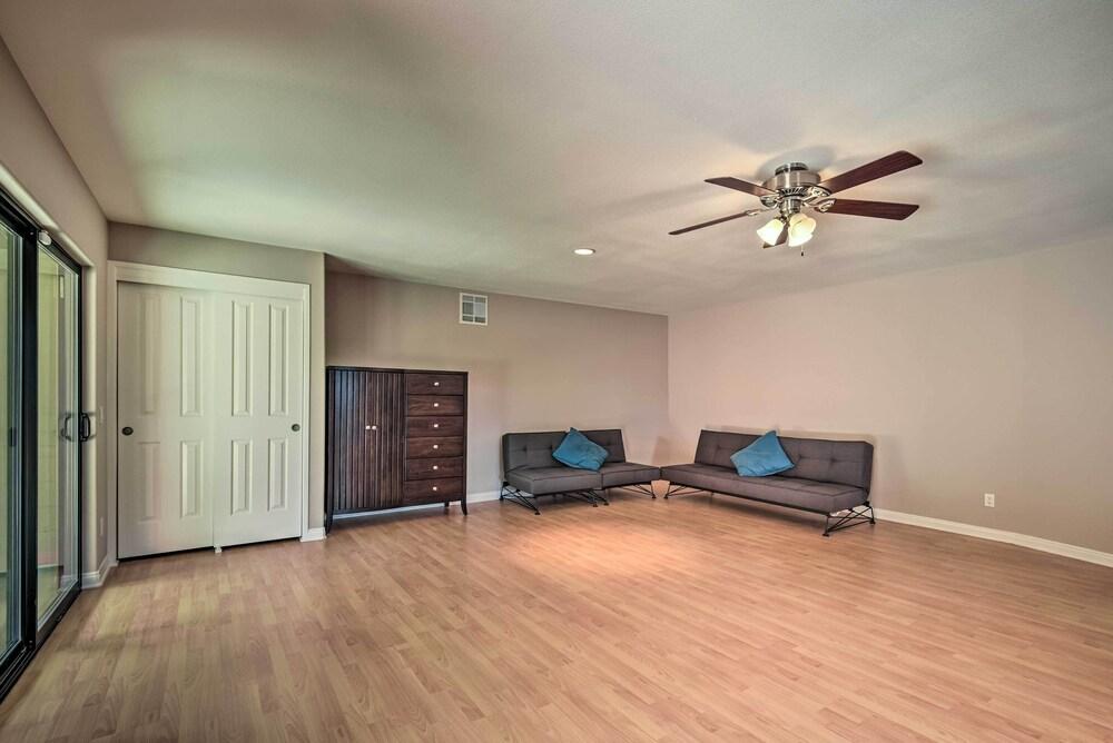 'escape in the Woods' w/ Deck + Mtn Views!