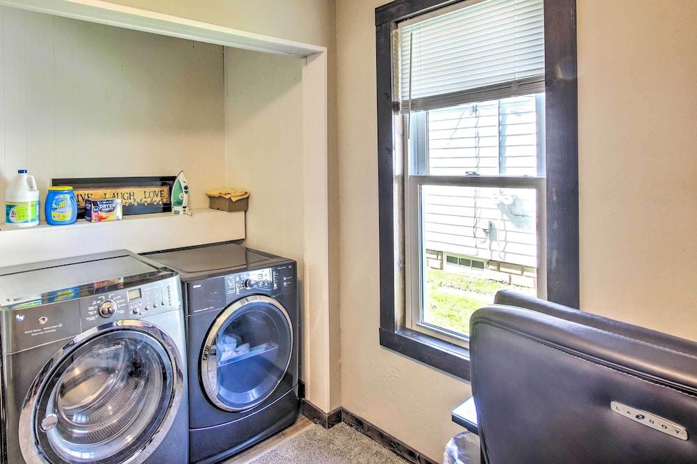 Appleton Abode Near Lake Winnebago & Downtown