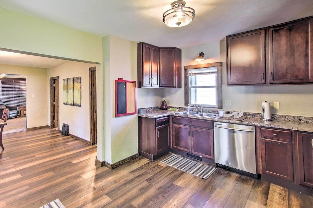 Appleton Abode Near Lake Winnebago & Downtown