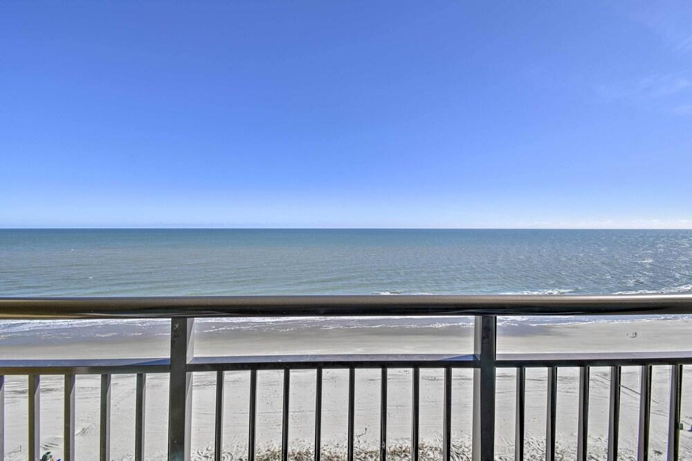 Beachfront Vacation Rental: Resort Amenities!