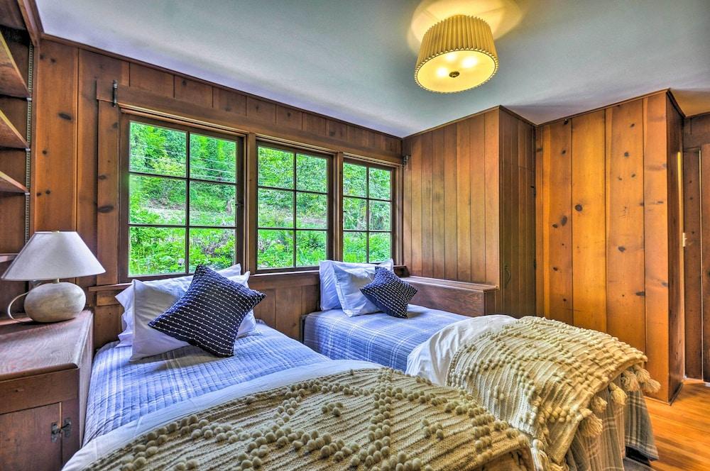 Peaceful + Elegant Cottage w/ Riverside View