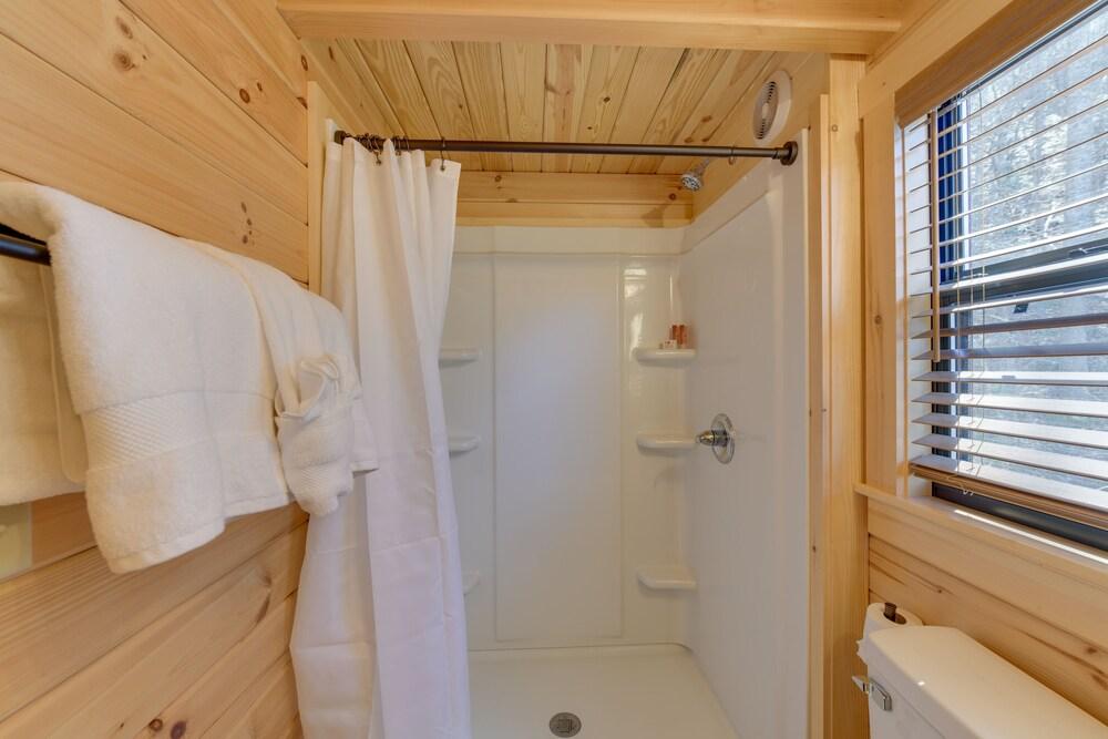 Comfortable Bryson City Cabin Rental w/ Fire Pit