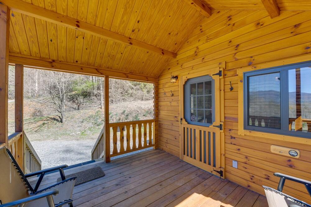 Comfortable Bryson City Cabin Rental w/ Fire Pit
