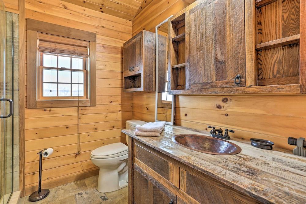 Poconos Family Fun - Ultimate Cabin Retreat!