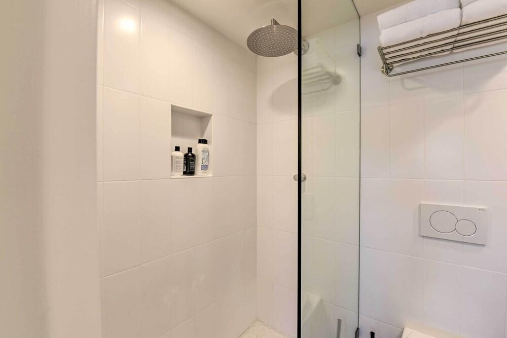 Unique Richardson Bay Floating Escape!